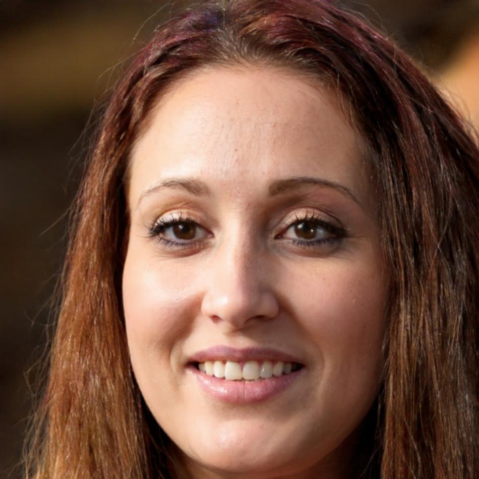 Retrato profesional de Esperanza Vidal, analista senior de estabilidad financiera